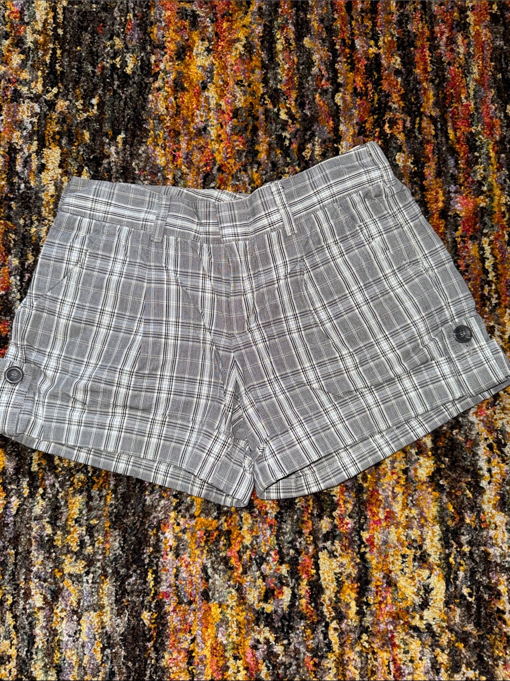 CUTE! Vince Gray Plaid Cuffed Shorts 8
